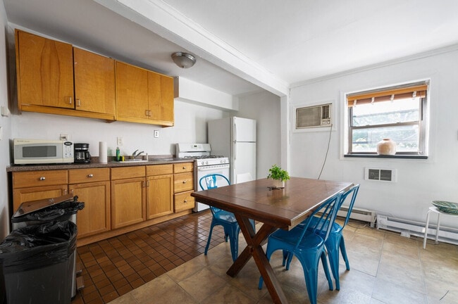 Foto del edificio - 301 W 31st St