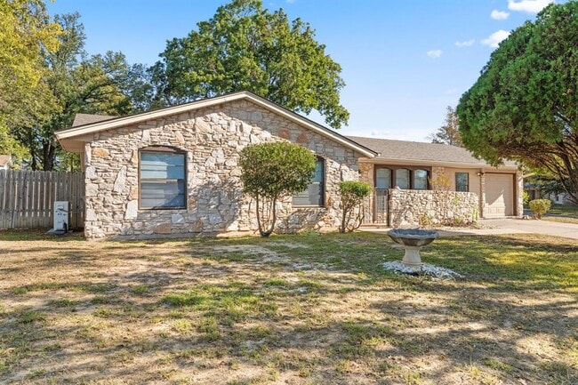 Foto del edificio - 7301 Langston Dr