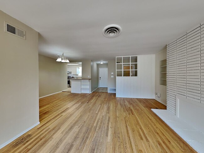 Foto del edificio - 5833 Willis Ave