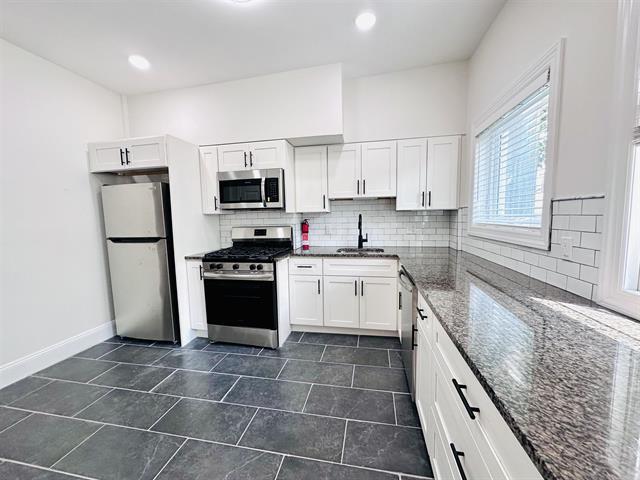 Foto del edificio - 214 CENTRAL Ave