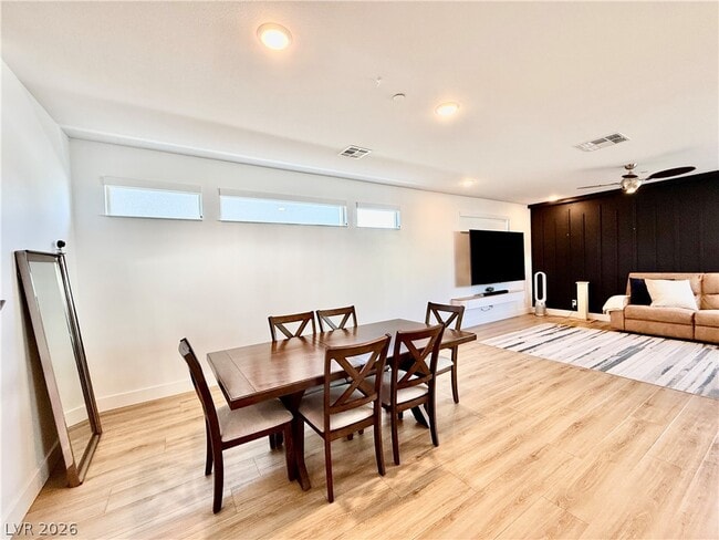 Foto del edificio - 3334 Casalette Ln