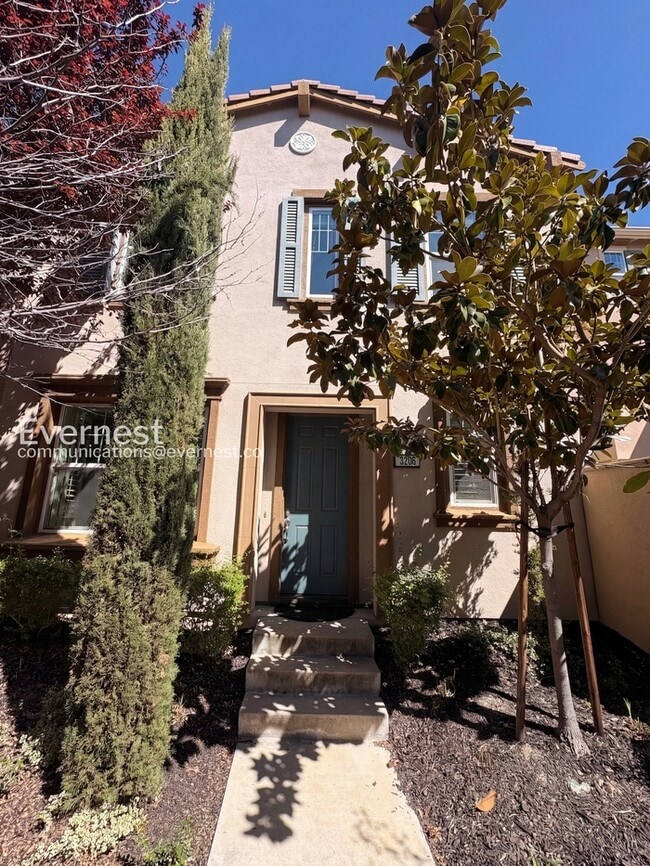 Building Photo - 3206 Vittoria Loop