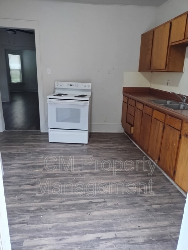 Foto principal - 701 Steward Ave