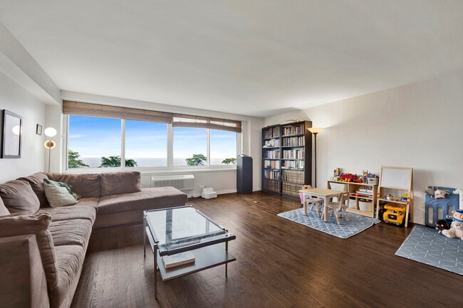 Foto del edificio - 1440 N Lake Shore Dr