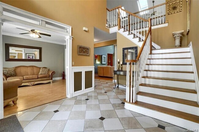 Foto del edificio - 156 Quaker Hill Rd