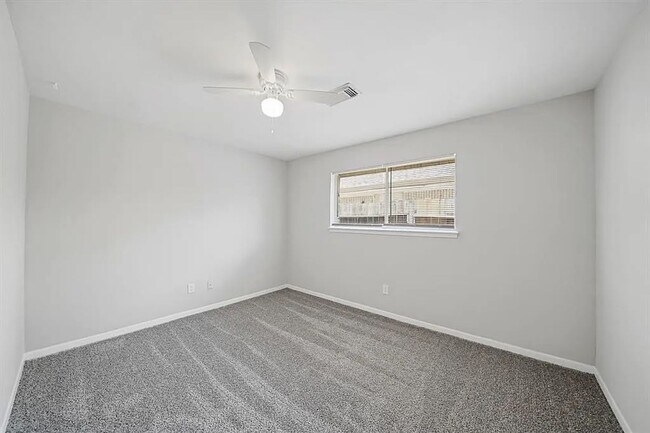Building Photo - BELOW MARKET RENT!