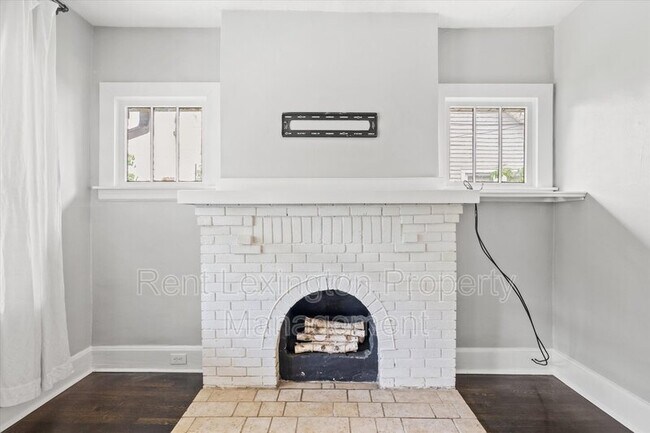 Building Photo - 136 Owsley Ave