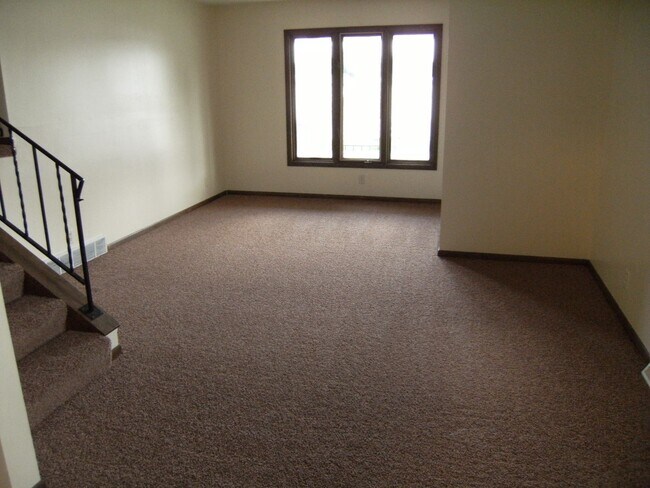 Foto del edificio - 3026-3028 Menke Cir