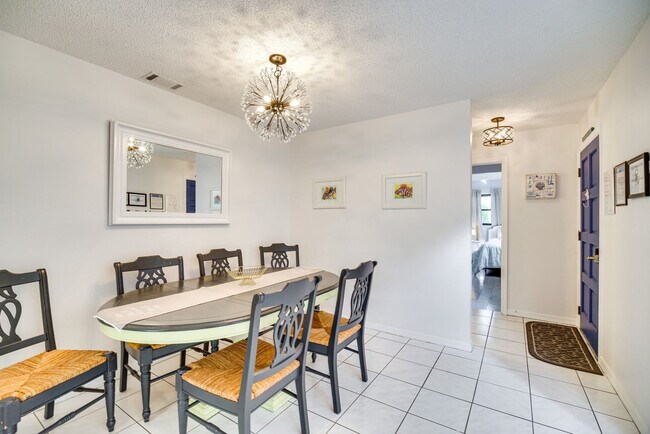 Building Photo - 301 Markley Ct
