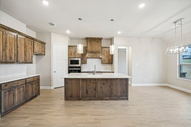 Building Photo - 1176 Paradise Pkwy