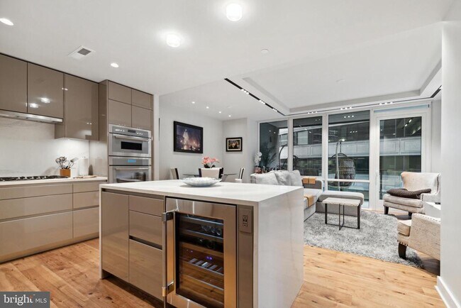 Foto del edificio - 1781 N Pierce St