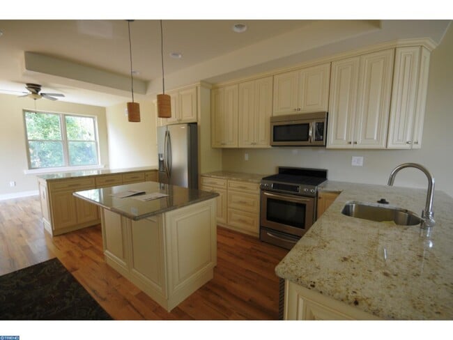 Beautiful 4 Bed, 3.5 Bath Home Available Summer 2019 - Beautiful 4 Bed, 3.5 Bath Home Available Summer 2019