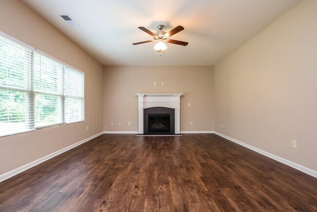 Foto del edificio - 251 Chandler Bluff Ct SE