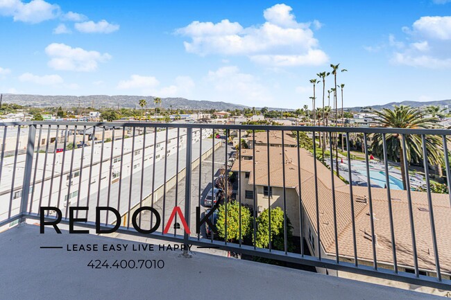 Foto del edificio - 5320 Cartwright Ave