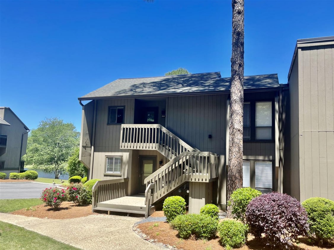 Foto principal - 1175 St Andrews Dr