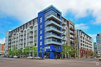 Building Photo - 527 Tenth Ave