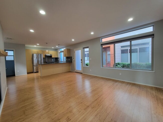 Foto del edificio - Stylish Detached Home in East Capitol Hill...