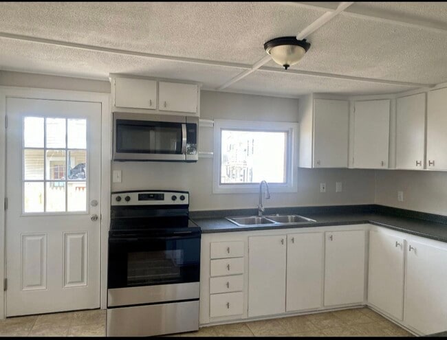 Foto del edificio - 14 Springfield Ct