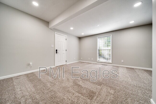 Building Photo - 1016 Swift Dr