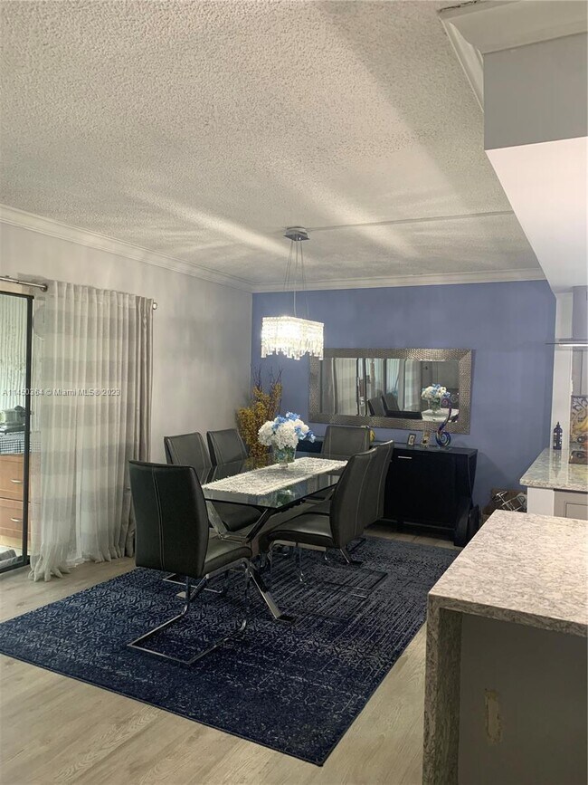 Foto del edificio - 6619 Burning Wood Dr