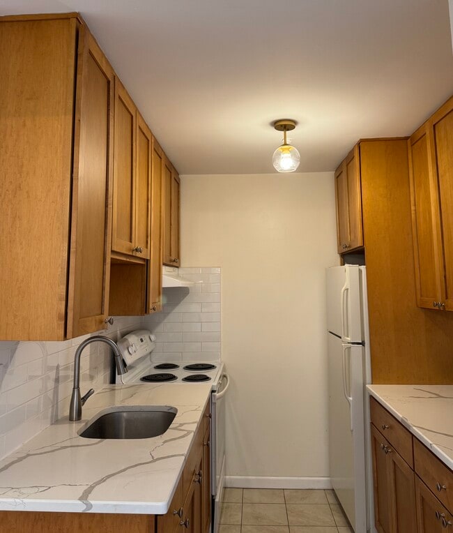 Building Photo - 210 Bergenline Ave