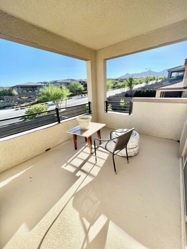 Building Photo - Modern Elegance in Summerlin West – Gated ...