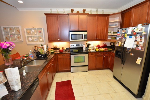 Building Photo - 3 Bedroom/ 2 Bathroom Townhome in Great Lo...