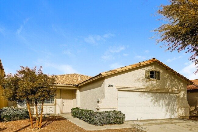 Foto del edificio - 9782 Vista Crest Ave