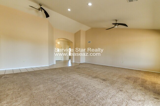 Foto del edificio - 14805 W Huron Dr