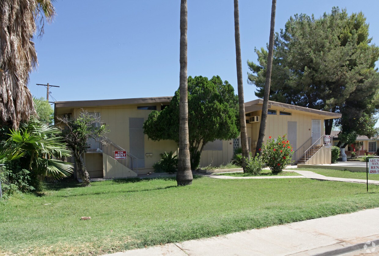 Building Photo - 1520-1526 E Dana Ave