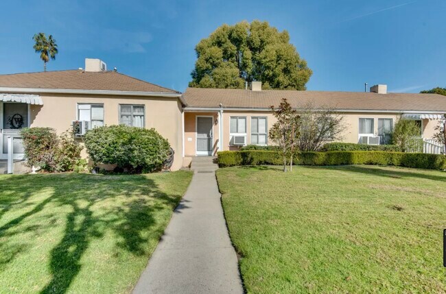 Foto del edificio - 504 N Rosemary Ln