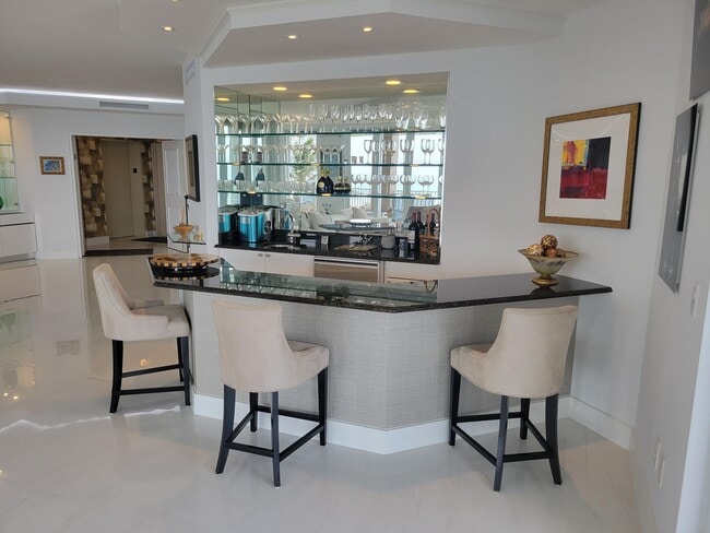 Building Photo - 750 Ocean Royale Way