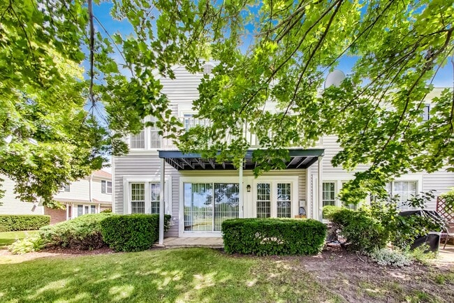 Building Photo - 1808 Vermont Dr