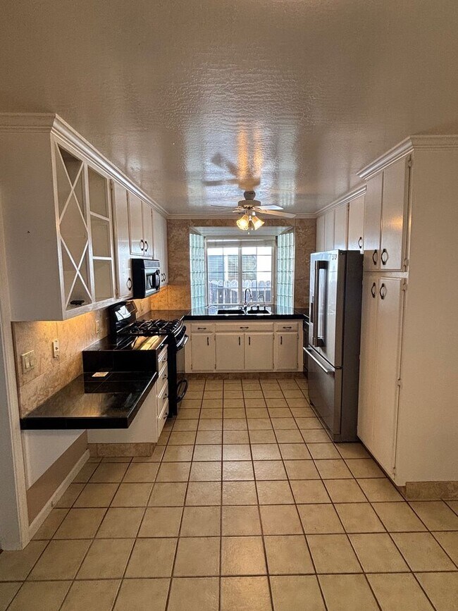 Foto del edificio - 3 Bedroom 2 Bathroom Single Family home in Rincon Valley with A/C and RV parking