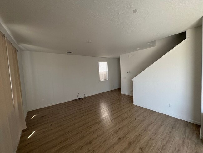 Building Photo - 1011 W Payson Ave