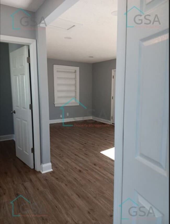 Photo - 3 Bedroom 2 Bath Available! House