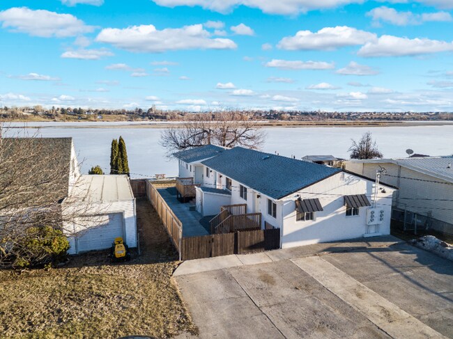 Foto del edificio - 3013 W Lakeside Dr