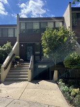 Building Photo - 2208 S Quincy St