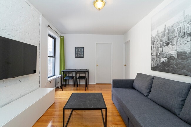 Building Photo - 345 E 94th St