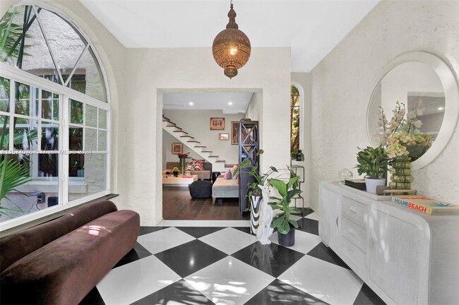 Building Photo - 1036 Euclid Ave