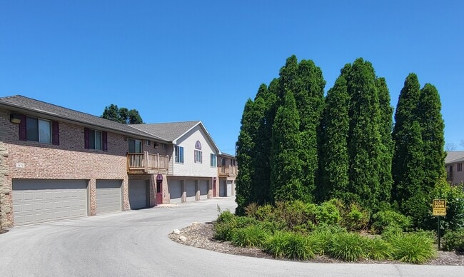 Building Photo - Redstone Trails
