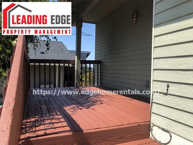 Building Photo - 1501 Sunset Place - A