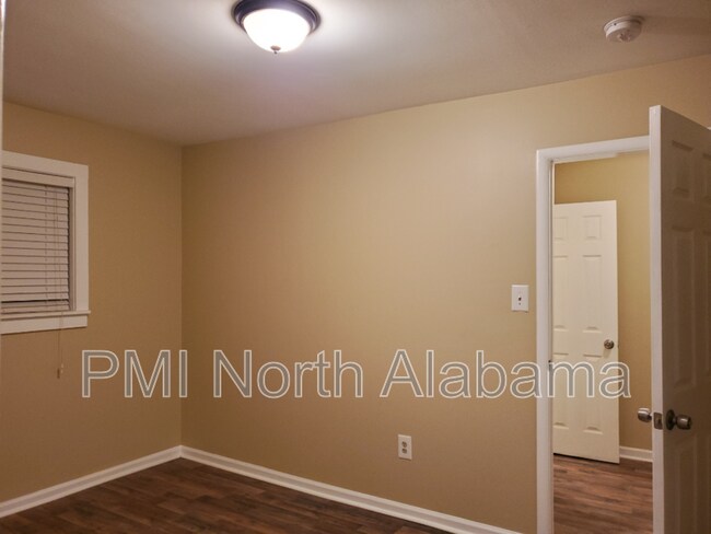 Foto del edificio - 4006 Foster Ave SW