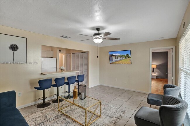 Foto del edificio - 5807 SW 27th St