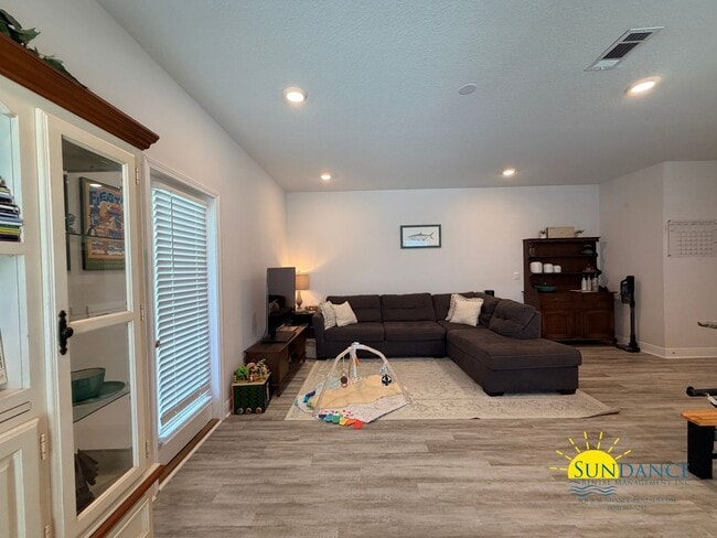 Building Photo - Beautiful 3BR Townhome with Smart Home Features Near Eglin & Hurlburt Field!