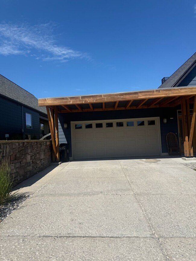 Foto del edificio - Rare Find- Home for Rent in the Knolls Community