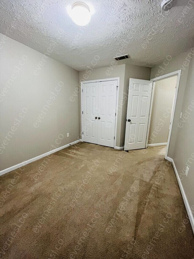 Foto principal - 8325 Rossi Rd