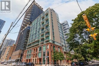 Building Photo - 220 George St
