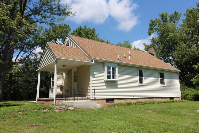 Foto del edificio - 229 Pittstown Rd