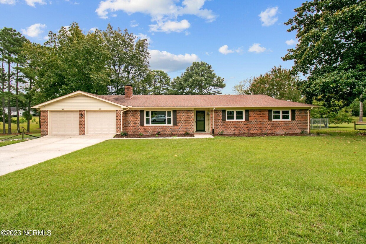 255 Foxcroft Rd, Carthage, NC 28327 House Rental in Carthage, NC